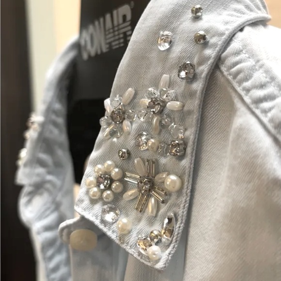 Light blue Abercrombie sleeveless shirt - Picture 2 of 5